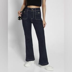 American Eagle Next Level Patch Pockets Kick Bootcut Jeans   |  Size: 8 Regular